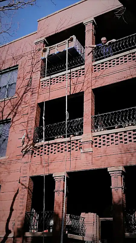 Multi-story Chicago building served by Windy City Movers